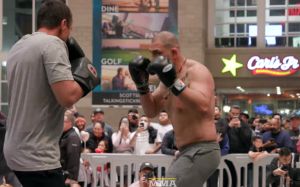 Открытые тренировки участников турнира UFC on ESPN 1: Веласкес - Нганну