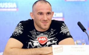 Сегодня празднует свой день рождения Алексей Олейник