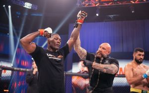 Видео боя Энтони Джонсон – Жозе Аугусто Bellator 258
