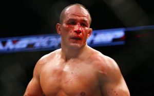 Джуниор Дос Сантос обвинил UFC в непрофессионализме