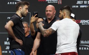 Видео боя Райан Холл - Илия Топурия UFC 264