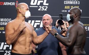 Видео боя Джуниор Дос Сантос - Жаирзиньо Розенстрайк UFC 252