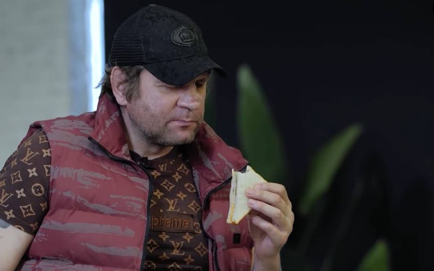 Артем Резников: "Емельяненко уже не наберет форму, он больной человек"