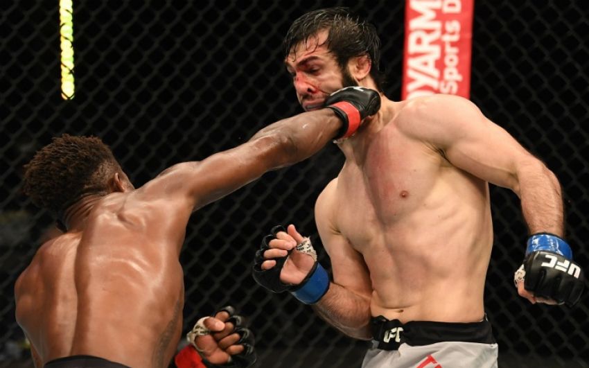 Зубайра Тухугов объяснил, почему убегал в бою с Даводу на UFC 253