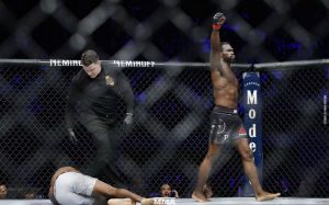 Видео боя Юрайя Холл - Бивон Льюис UFC 232