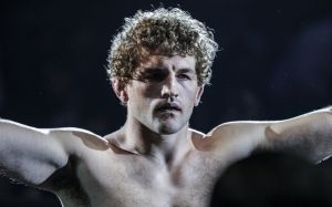 Бен Аскрен одержал спорную победу над Робби Лоулером на UFC 235