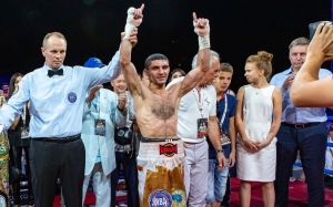 Артем Далакян перебоксировал Хосбера Переса, защитив титул WBA