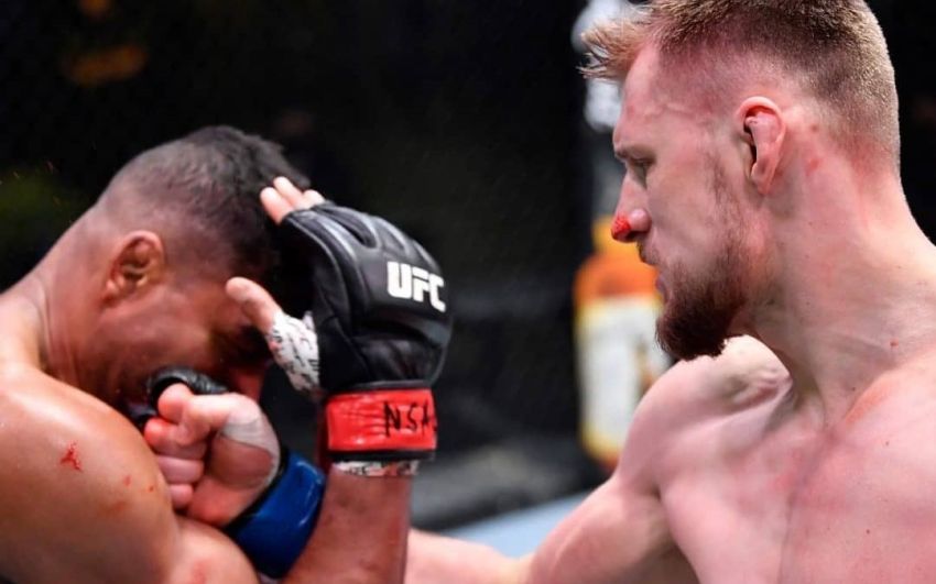 Александр Волков финишировал Алистара Оверима на UFC Fight Night 184