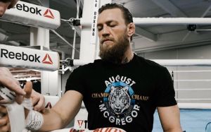 Майкл Биспинг считает, что было глупо позволять МакГрегору самому руководить тренировочным лагерем