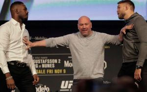 Участники турнира UFC 232 не получат никакой компенсации