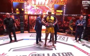 Ренан Феррейра быстро нокаутировал Бейдера на турнире PFL vs Bellator