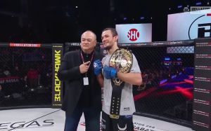 Усман Нурмагомедов победил Патрики Фрейре и стал новым чемпионом Bellator в легком весе