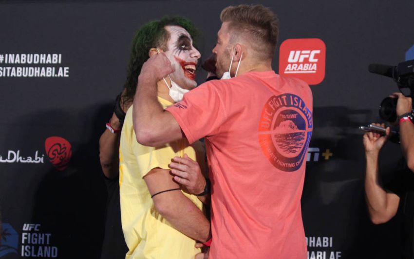 Видео боя Дрикус Дю Плессис - Маркус Перес UFC on ESPN+ 37