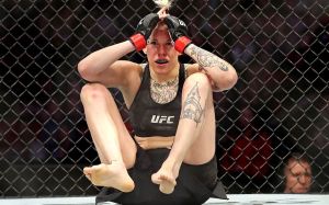 Боец UFC чудом выжила после падения крана 