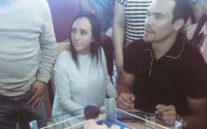 Хуан Мануэль Маркес празднует окончание боксёрской карьеры