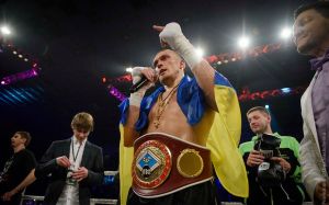 Усик отказался от титула WBO в тяжелом весе. Новым чемпионом мира стал Гловацки