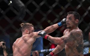Видео боя Рафаэль Дос Аньос - Рафаэль Физиев UFC on ESPN 39