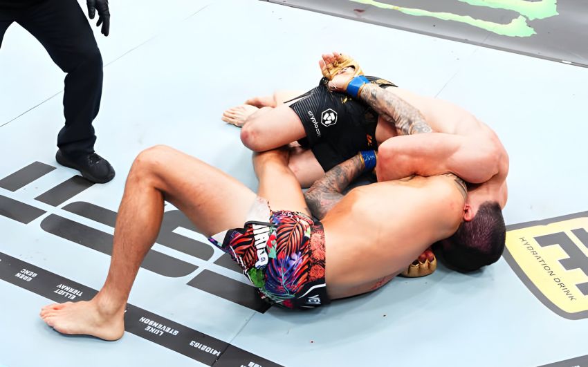 Дастин Порье доставил проблемы, но проиграл Исламу Махачеву на UFC 302