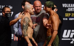 Видео боя Александр Волкановски - Брайан Ортега UFC 266