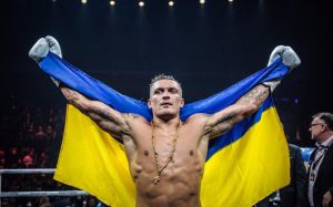Александр Усик прокомментировал возможный перенос боя с Чисорой