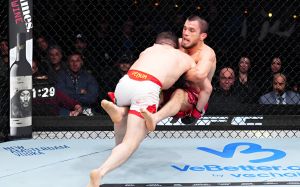 Мераб Двалишвили уверенно защитил титул в бою с Умаром Нурмагомедовым на UFC 311