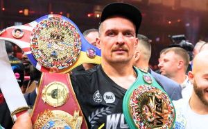 Леннокс Льюис прокомментировал лишение Усика титула IBF: "Я не думаю, что это справедливо"