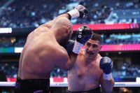 Джастис Хуни перебил Фрейзера Кларка в бескомпромиссном махаче