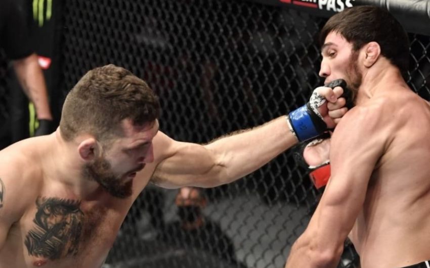 Шамиль Гамзатов досрочно проиграл Михалу Олексийчуку на UFC 267