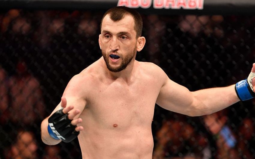 Муслим Салихов рассказал о "Бойцовском острове" UFC: "Ощущение было, что мы в больницу какую-то попали"