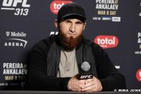 Магомед Анкалаев: "Мы умоляли UFC, чтобы они перенесли бой с Перейрой"