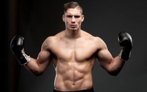 Рико Верховен победил Бадра Хара Glory 36