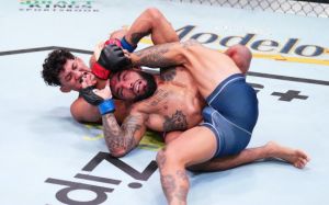 Дана Уайт подписал в UFC 17-летнего мексиканца