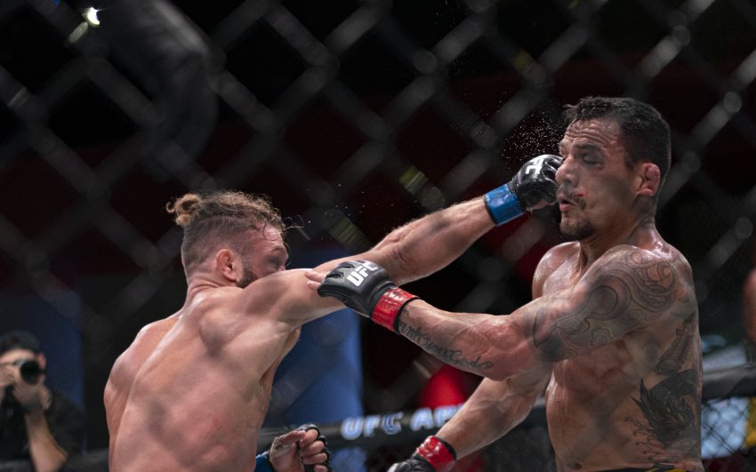 Видео боя Рафаэль Дос Аньос - Рафаэль Физиев UFC on ESPN 39
