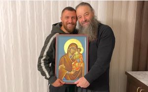 Василий Ломаченко поздравил с Днем Победы