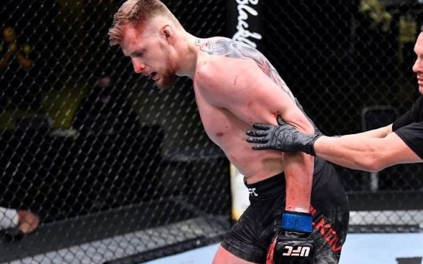 Александр Шлеменко считает, что у Волкова есть шансы завоевать титул UFC