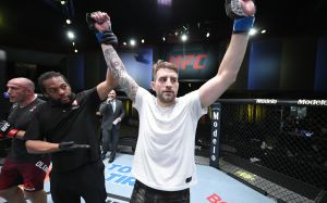 Видео боя Алексей Олейник – Крис Докос UFC Fight Night 185