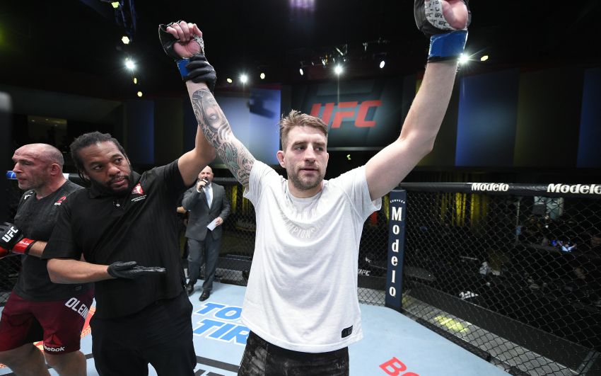 Видео боя Алексей Олейник – Крис Докос UFC Fight Night 185