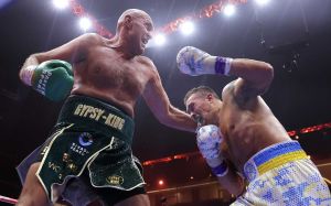 Александр Усик объяснил, почему не пытался нокаутировать Фьюри