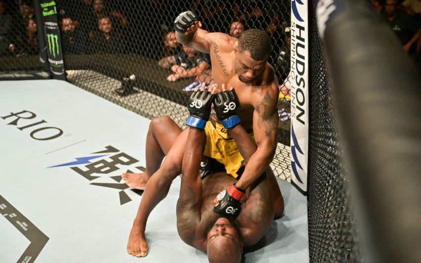 Жаилтон Алмейда победил решением судей Деррика Льюиса на UFC Fight Night 231