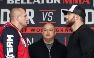 Битва взглядов участников турнира Bellator 214: Фёдор Емельяненко - Райан Бейдер