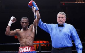 100-процентный нокаутёр Гусман и Ваке разыграют ничейный пояс IBF