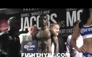 Взвешивание: Robert Easter - Richard Commey