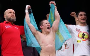 Жалгас Жумагулов отстоял титул в битве с Али Багаутиновым на Fight Nights Global 95