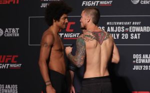 Видео боя Алекс Касэрес - Стивен Питерсон UFC on ESPN 4