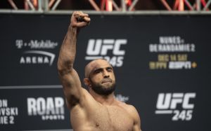 Омари Ахмедов подерется против Брэда Тавареса на UFC 264