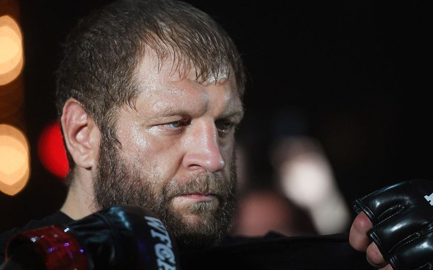 Менеджер Александра Емельяненко сообщил о срыве боя с Бобом Саппом
