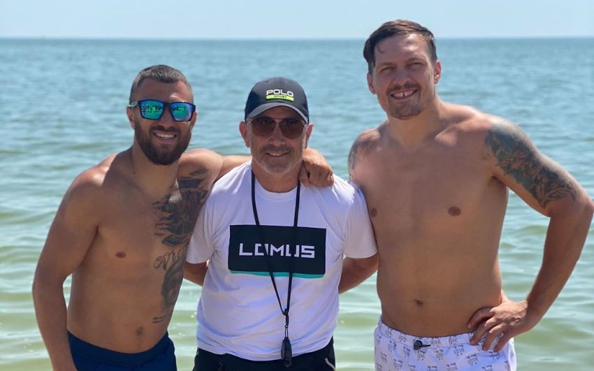 Ломаченко и Усик встретились на берегу Черного моря