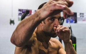 Люк Рокхольд уверен, что победа на UFC 239 позволит ему драться за титул