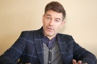 Промоутер удивил братьев Смитов карточным фокусом