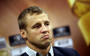 Майрис Бриедис оценил выступление Лоуренса Околи в бою с Гловацки
